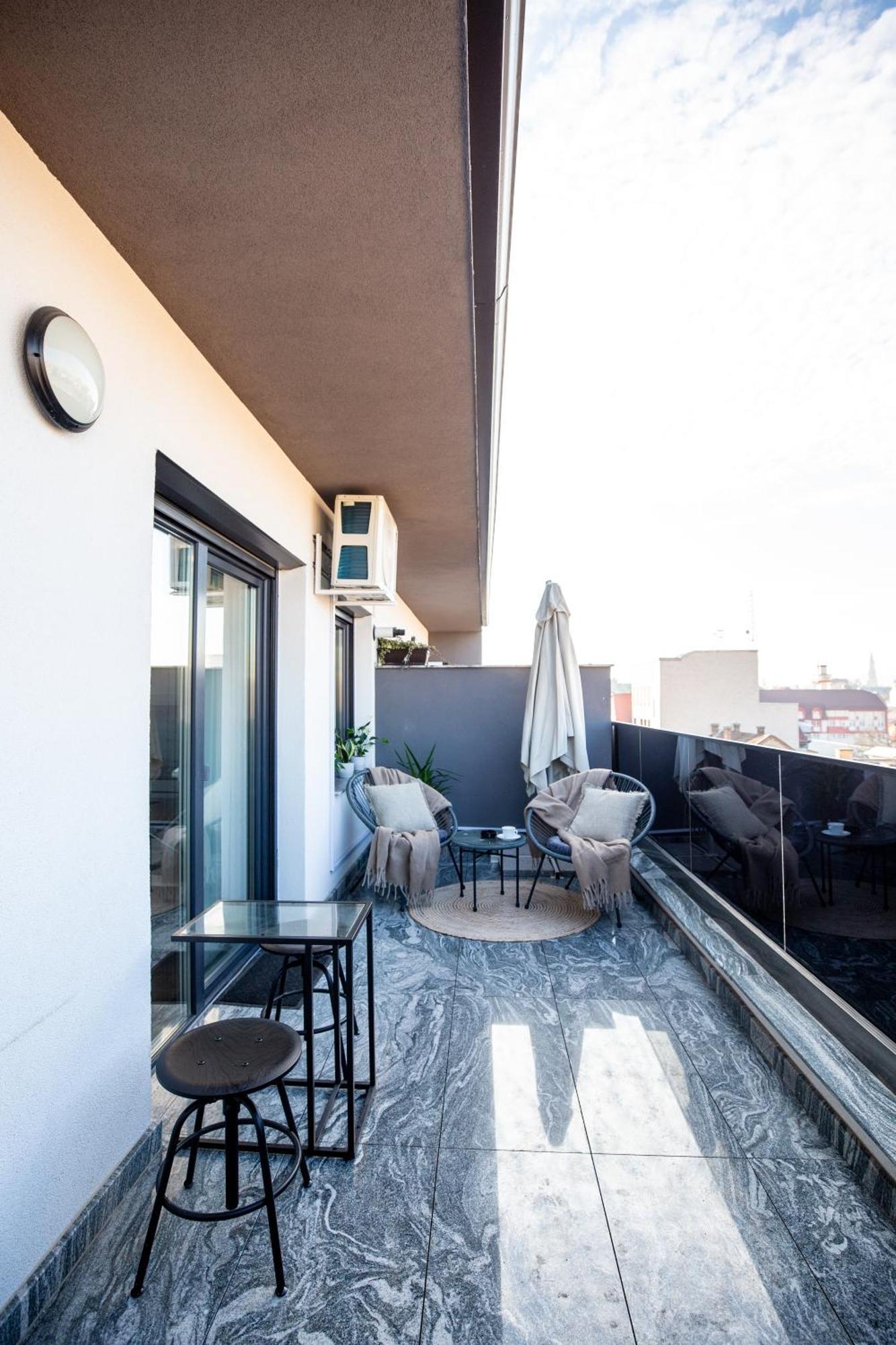 Unique City View Apartment Balcony & Parking Space Клуж-Напока Екстериор снимка